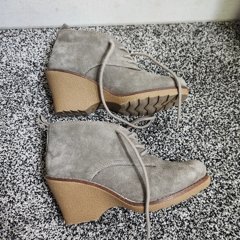 White Mountain Suede Women’s Size 8‎ Booties Wedge Gray Lambert Ankle Boots Fall